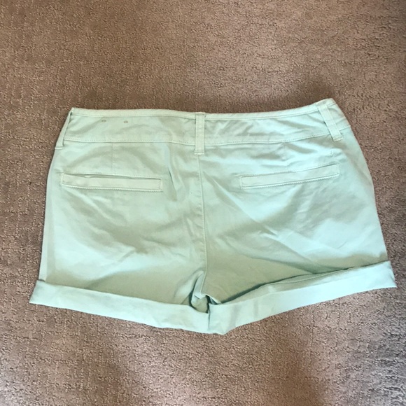 American Eagle Mint Green Shorts - Picture 2 of 4